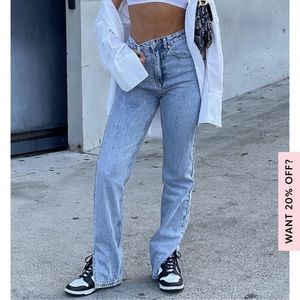 White Fox Boutique Be Cool Straight Leg Denim Jeans Washed Blue BRAND NEW W TAGS